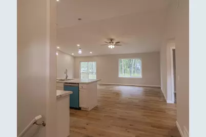 204 Leonard Street, Stevens Point, WI 54482 - Photo 3