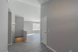 172 Evelyn Ct, Stevens Point, WI 54482 - Photo 3