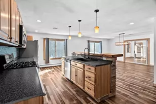 506 Fairview Ct, Marshfield, WI 54449 - Photo 7