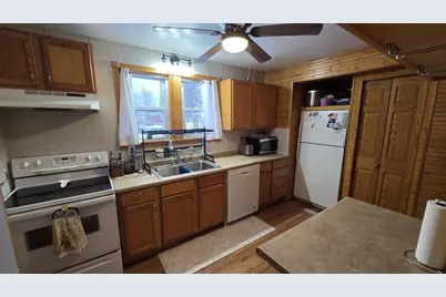 821 S 9th Avenue, Wausau, WI 54401 - Photo 7