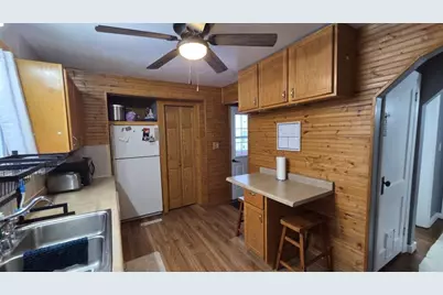 821 S 9th Avenue, Wausau, WI 54401 - Photo 9