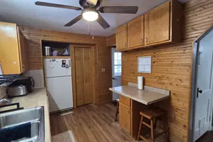 821 S 9th Ave, Wausau, WI 54401 - Photo 9