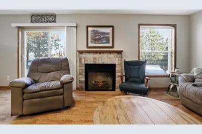 262 White Oak Avenue, Plover, WI 54467 - Photo 5