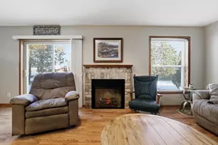 262 White Oak Ave, Plover, WI 54467 - Photo 5