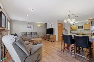 262 White Oak Ave, Plover, WI 54467 - Photo 3