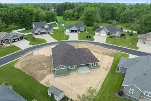 1507 Green Acres Dr, Marshfield, WI 54449 - Photo 5