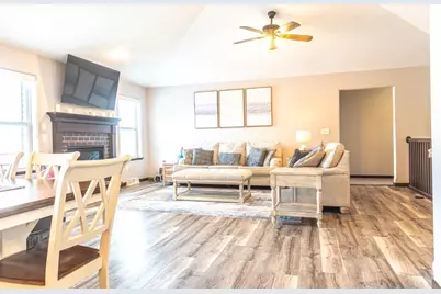 320 N 36th Avenue, Wausau, WI 54401 - Photo 9