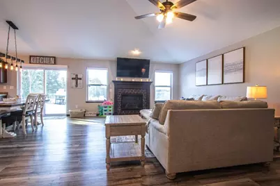 320 N 36th Avenue, Wausau, WI 54401 - Photo 7