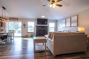 320 N 36th Ave, Wausau, WI 54401 - Photo 7