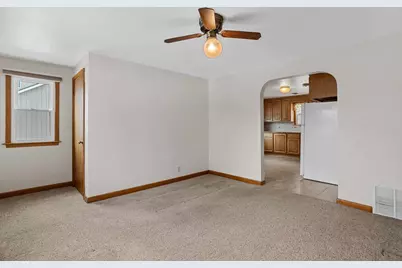 406 N Spruce Avenue, Marshfield, WI 54449 - Photo 5