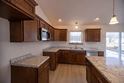 2200 S Cottonwood Avenue, Marshfield, WI 54449 - Photo 7