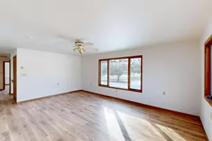 220 W Pine St, Abbotsford, WI 54405 - Photo 15