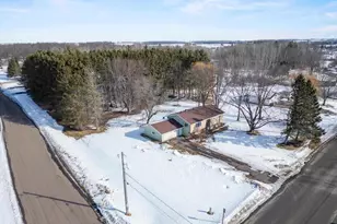 220 W Pine St, Abbotsford, WI 54405 - Photo 9