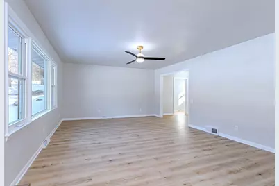 819 Winton Street, Wausau, WI 54403 - Photo 5