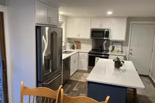 1112 E McMillan St, Marshfield, WI 54449 - Photo 9