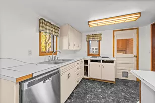 909 Illinois Ave, Stevens Point, WI 54481 - Photo 17