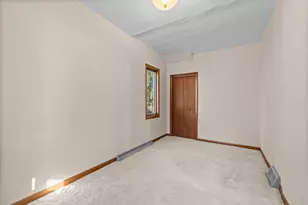 909 Illinois Ave, Stevens Point, WI 54481 - Photo 11