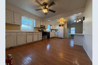 2116 Lincoln Avenue, Stevens Point, WI 54481 - Photo 5