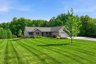 105428 Woodridge Dr, Marshfield, WI 54449 - Photo 3