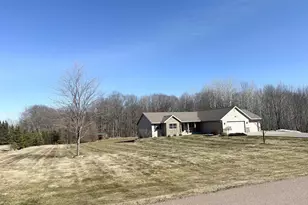 105428 Woodridge Dr, Marshfield, WI 54449 - Photo 3