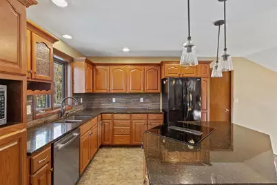 5570 Applewood Court, Stevens Point, WI 54482 - Photo 7