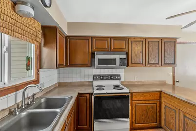 610 S Biron Drive, Wisconsin Rapids, WI 54494 - Photo 7