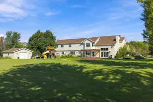 2112 W 3rd St, Marshfield, WI 54449 - Photo 5