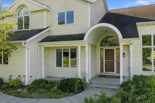 2112 W 3rd St, Marshfield, WI 54449 - Photo 3