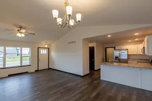 910 Morning Star Ln, Plover, WI 54467 - Photo 5