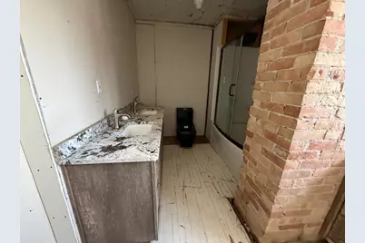 202 E Garfield Avenue, Marion, WI 54950 - Photo 17