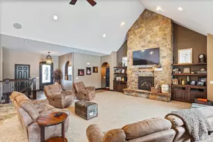 9073 Richfield Dr, Marshfield, WI 54449 - Photo 9