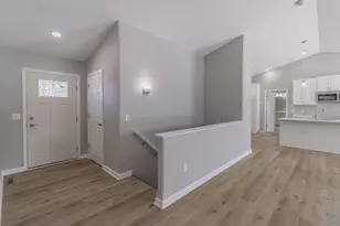 860 Torrey Pnes Wy, Plover, WI 54467 - Photo 3