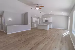 860 Torrey Pnes Wy, Plover, WI 54467 - Photo 5