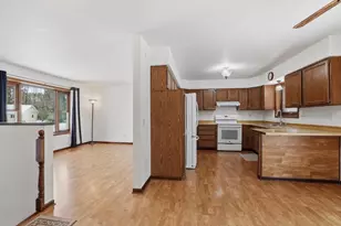 1301 Spruce Dr, Plover, WI 54467 - Photo 11