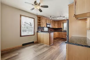 2900 Dixon St, Stevens Point, WI 54481 - Photo 9