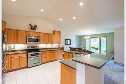 209 Morningside Drive, , WI 53531 - Photo 5