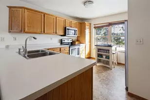 1016 Wildwood Dr, Stevens Point, WI 54482 - Photo 9