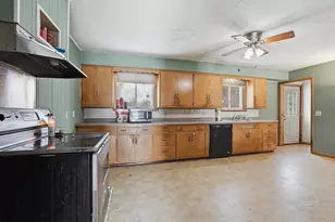 1915 School St, Stevens Point, WI 54481 - Photo 13