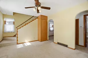 1113 E 4th St, Marshfield, WI 54449 - Photo 5