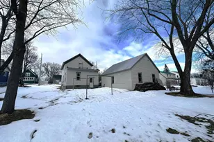 818 Western St, Marshfield, WI 54449 - Photo 3