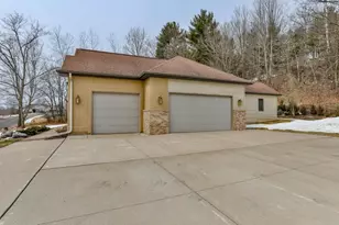 1806 Eagle Valley Ln, Wausau, WI 54403 - Photo 3