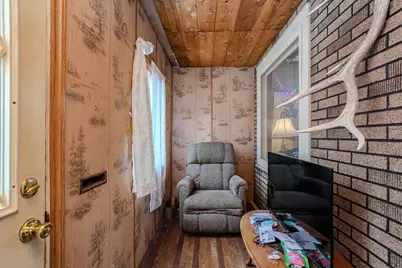 1009 S 8th Avenue, Wausau, WI 54401 - Photo 5