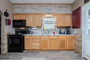 1009 S 8th Ave, Wausau, WI 54401 - Photo 7