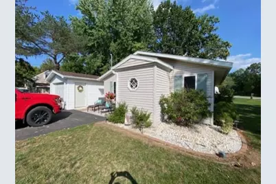 300 Kuhlmann Avenue, Hatley, WI 54440 - Photo 1