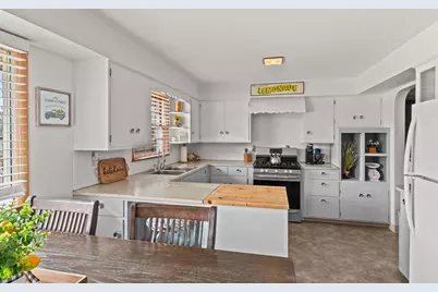 516 Sixth Avenue, Stevens Point, WI 54481 - Photo 3