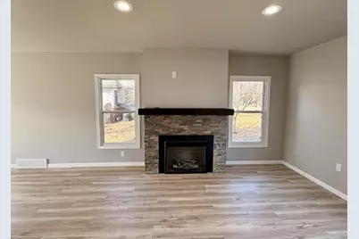 1305 E 6th Street, Merrill, WI 54452 - Photo 5