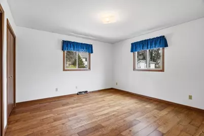 1121 Fairview Drive, Marshfield, WI 54449 - Photo 5