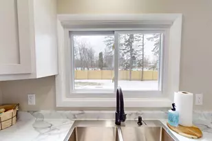 214 E 21st St, Marshfield, WI 54449 - Photo 7