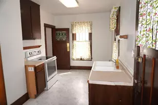 605 W 2nd St, Merrill, WI 54452 - Photo 11