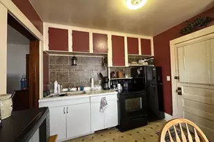 304 E 10th St, Marshfield, WI 54449 - Photo 9